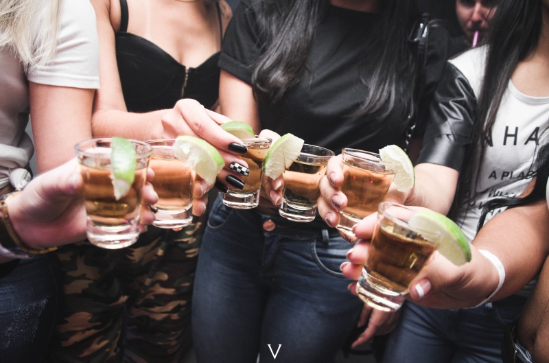 adult, party, drink, happy hour, beer - alcohol, adults, nightlife, liquor, wine, food, celebration, alcoholic beverage, tequila, real people, celebratory toast