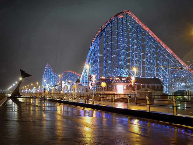 destination, tourism, photo, illuminated, reflection, holiday, city, rollercoaster, travel, no people, ferris wheel, pleasure, night, photography, seafront