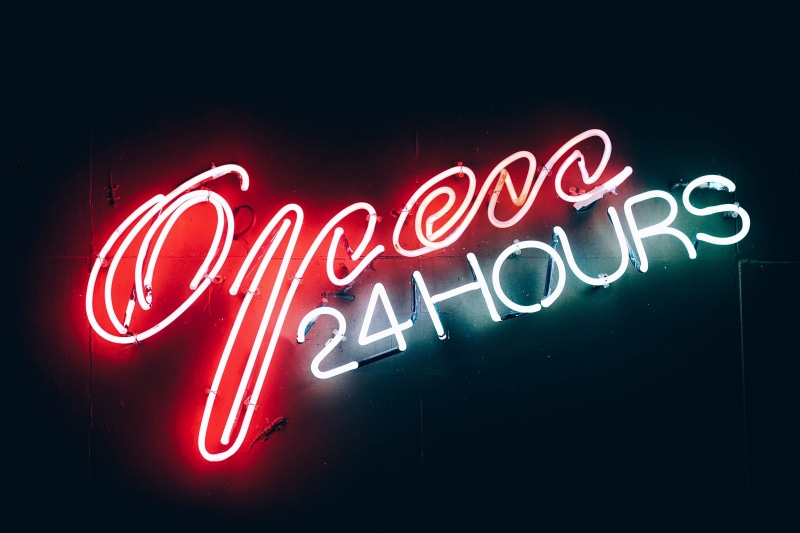 hours, open, illuminated, nightlife, western script, 5K, dark, red, lighting equipment, neon, outdoors, communication, copy space, nightclub, architecture