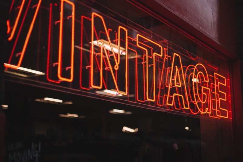 ceiling, sign, western script, cafe, close-up, lighting equipment, illuminated, communication, text, electric lamp, light, store, information, night, dark