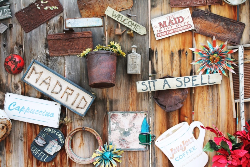 art, rustic, no people, 4K, vintage, retail, wall art, western script, communication, text, travel, signs, coffee, shop, antique, table, day, market, retro