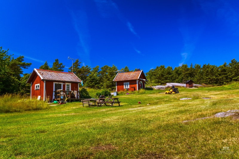 european Alps, Cabins, green grass, Nature, mountain, sky, red, green, Summer, barns, cottage, Stockholm, red-and-white, two, Stockholms län, Archipelago