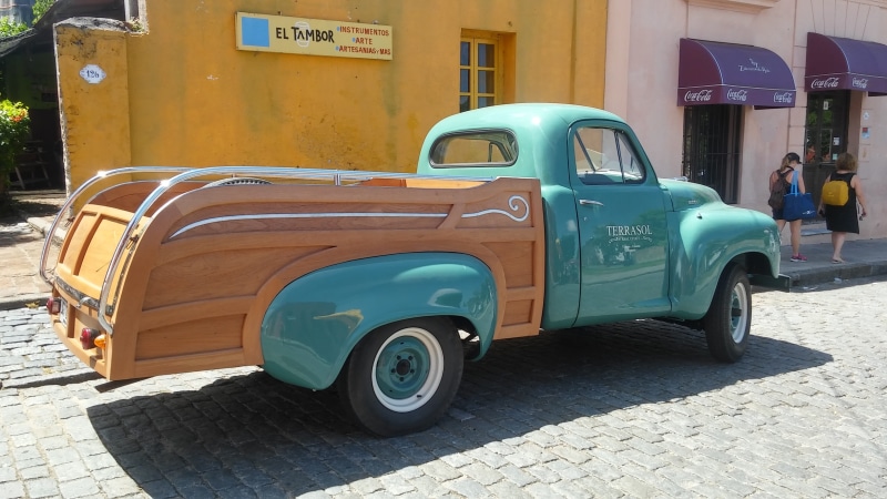 mode of transport, old-fashioned, truck, outdoors, parking, elegant, vintage automobiles, obsolete, Car, retro Styled, no people, building exterior, transport
