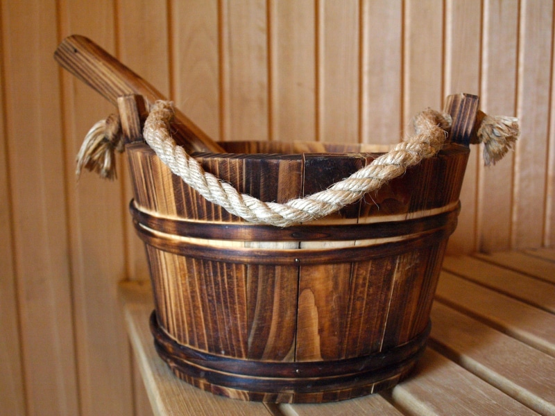 surface, water bucket, trähink, representation, container, sauna, art and craft, wooden, close-up, table, animal, food and drink, 2K, single object, wood