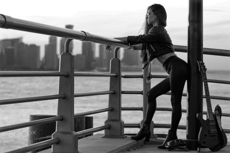 cityscape, women, monochrome, looking away, women outdoors, depth of field, leather leggings, leather jackets, guitar, 1080P, sunglasses, 500px