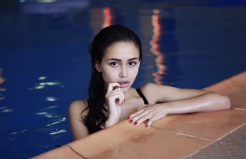 swimming pool, top, portrait, looking at camera, strap, 1080P, one person, beautiful people, females, women, finger in mouth, nail, hairstyle, wet body