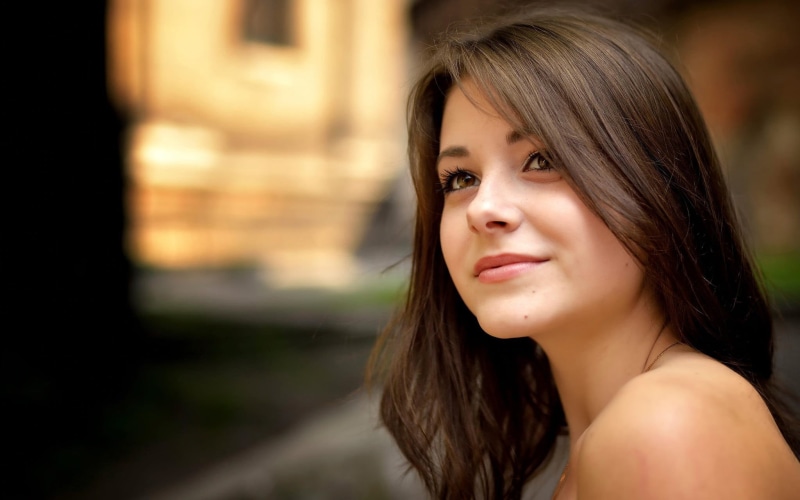 one person, long hair, young women, women, 1080P, contemplation, outdoors, looking at camera, headshot, brunette, hairstyle, teenager, looking away, black hair