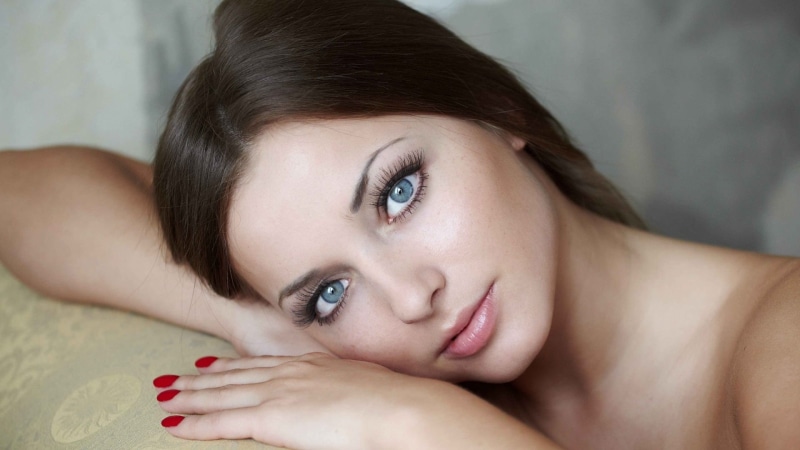 make-up, bare shoulders, blue eyes, young adult, brunette, 1080P, daria konovalova, human body part, portrait, women, nail, beauty, brown hair, hands