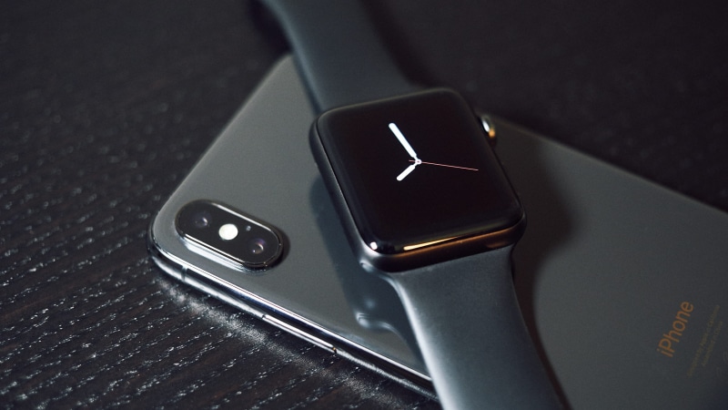 single object, apple watch, day, watch, silver colored, minimalism, reflection, dark, iphone x, no people, 2K, connection, portable information device