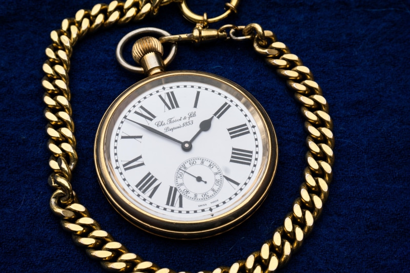 pointer, frame, gold, indoors, antique, chain, textile, watch, luxury, ornate, round, minutes, time, nostalgia, gold colored, time indicating, minute hand