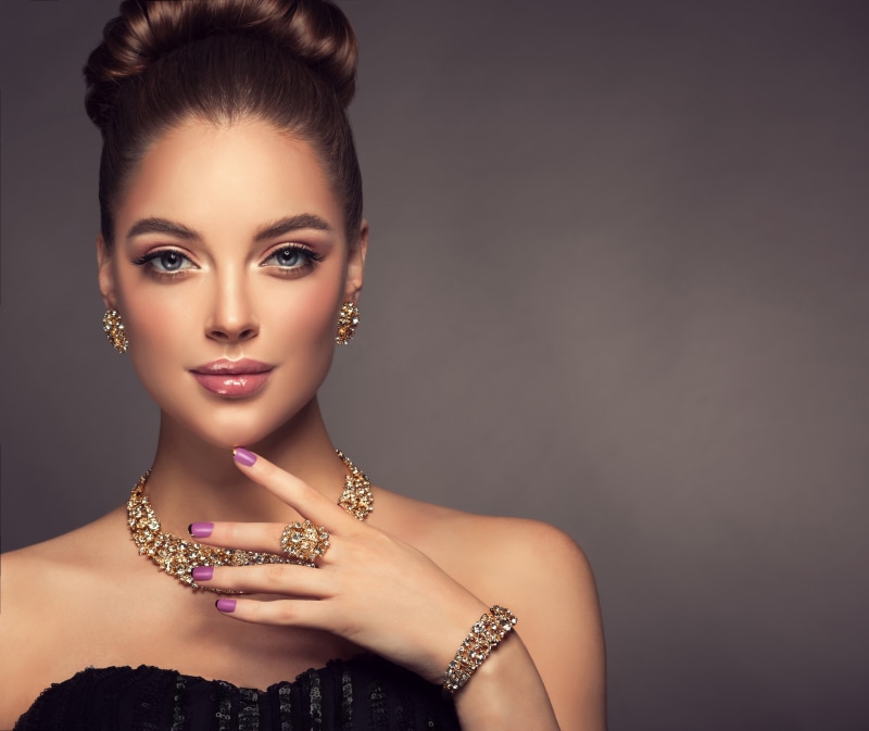 Brunette, Girl, Models, Jewelry, Blue Eyes, 5K, Woman, Necklace, Earrings, Model