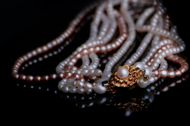 precious Gem, glamour, pearl necklace, small group of objects, close-up, 4K, beauty, octopus, chain, white, no people, decoration, animal, beads, jewellery
