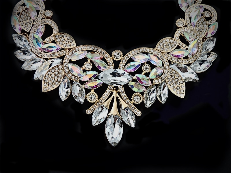 style, rhinestones, fashion necklace, jewels, art and craft, design, 2K, statement necklace, metal, crystal, expensive, close-up, fashion, accessories
