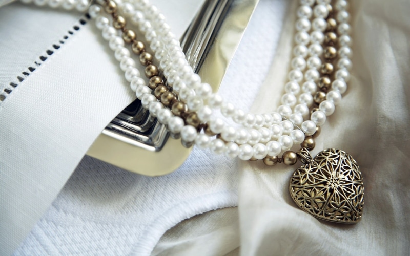 fashion, beauty, diamond, personal Accessory, pendant, wedding, pearl, elegance, gift, pearl jewelry, colored, close-up, silver - Metal, gold, wealth, no people