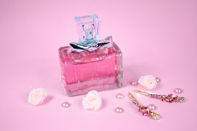 indoors, pearl Jewelry, shine, perfume, care, flowers, pink Color, beautiful, beauty Product, studio shot, elegance, precious gem, pink background, females