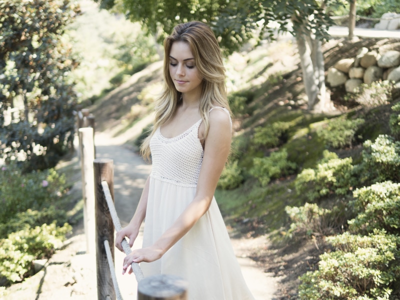 hair, smile, blond Hair, fresh, white, eyes, 4K, photography, caucasian Ethnicity, brown, beautiful women, outdoors, real people, dress, focus on foreground