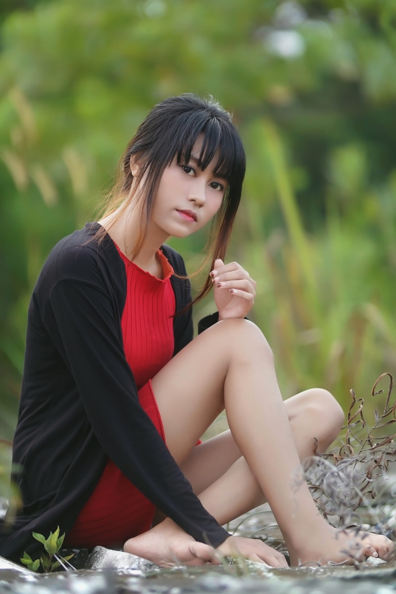 focus on foreground, asia, beautiful woman, 4K, hair, young women, one person, beauty, girl, blac, gorgeous, young, women, water, nature, sitting, potrait
