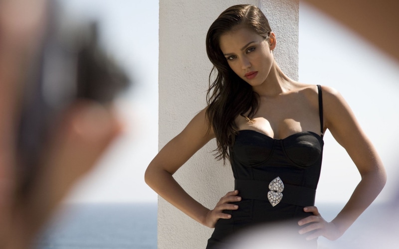 2K, alba, looking into the camera, Jessica Alba, girl, The girl, famous actress, jessica, his hands on her waist