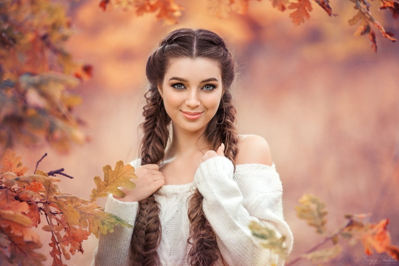 lipstick, mouth, blue eyes, face, Sergey Shatskov, looking at viewer, sweater, depth of field, 1080P, photographer, looking at camera, photo, leaves, model