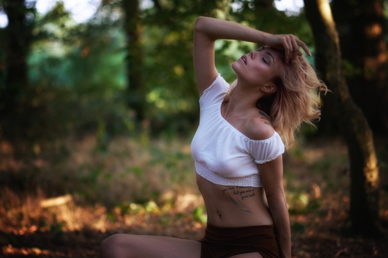 lifestyles, closed eyes, beautiful woman, young adult, land, human arm, hairstyle, young women, women outdoors, belly, 1080P, casual clothing, forest
