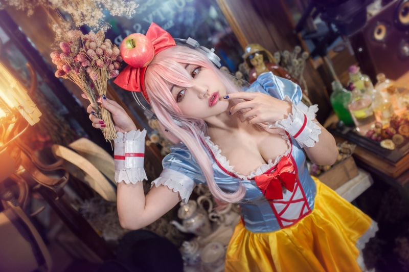 look, hair, bow, Apple, style, room, pose, face, bangs, skirt, image, costume, brown eyes, dress, outfit, hands, neckline, long-haired, hairstyle, headphones