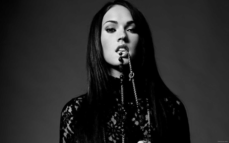 human body part, Megan Fox, megan, lifestyles, long hair, human face, looking, fox, leisure activity, headshot, 1080P, indoors, one person, portrait, young adult