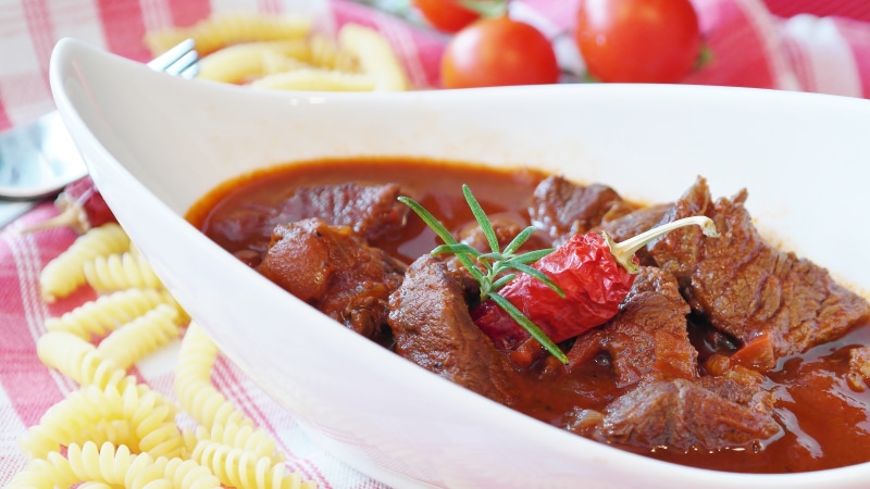 crockery, plate, red meat, asian food, lunch, freshness, food, cook, menu, bowl, 5K, no people, cherry tomatoes, sauce, ready-to-eat, cuisine, nutrition