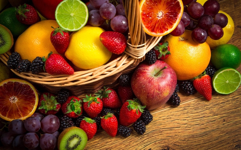 lunch, fruit, bunch, fruits, orange color, raspberry, berry fruit, assorted, food and drink, strawberry, choice, ripe, container, food, freshness, still life