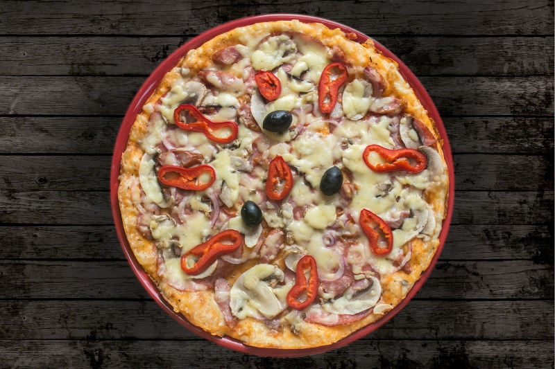 unhealthy eating, vegetarian food, italian food, photo, pepperoni, cheese, restaurant, mozzarella, olives, baked, herb, view from the top, high angle view