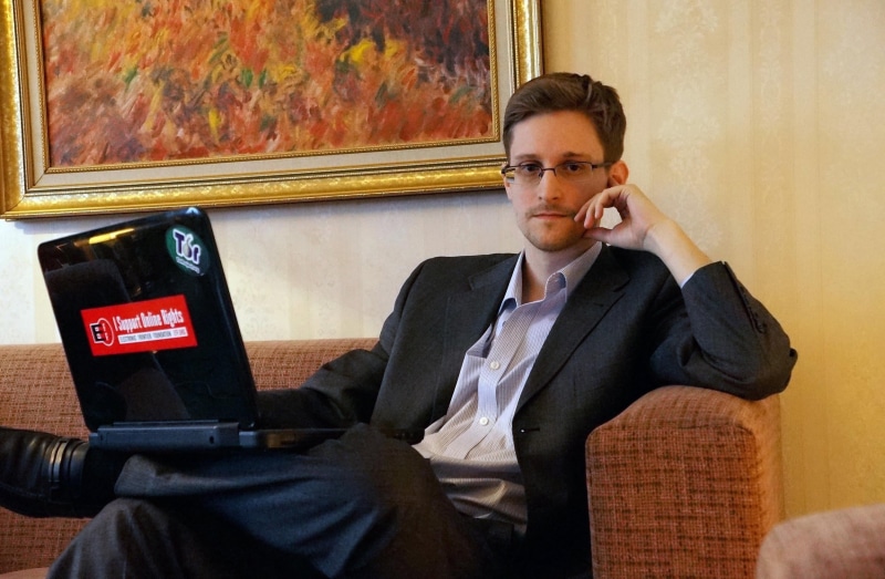 office, laptop, only Men, technology, wireless Technology, white Collar Worker, young Adult, professional Occupation, business Person, suit, 2015, young men