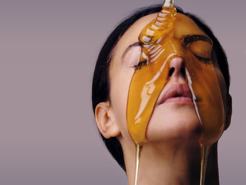 closed eyes, brunette, actress, 720P, Monica Bellucci, pink lipstick, honey