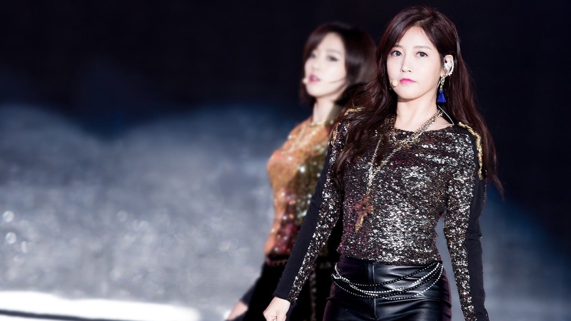 smiling, adult, people, sleeved, young adult, fashion, brown hair, beautiful woman, T-ara, long, Soyeon, women, s, sequin, beauty, young women, indoors