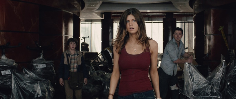 indoors, looking at camera, Alexandra Daddario, day, people, young women, San Andreas, women, real people, lifestyles, standing, portrait, young adult