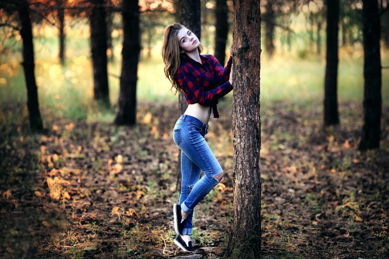 1080P, clothing, autumn, torn jeans, beauty, tree, smiling, one person, leisure activity, warm clothing, model, woodland, land, beautiful woman, casual clothing