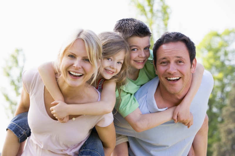 cheerful, wife, affectionate, mom, group Of People, women, mother, adult, 4K, offspring, caucasian Ethnicity, dad, young Women, father, males, looking