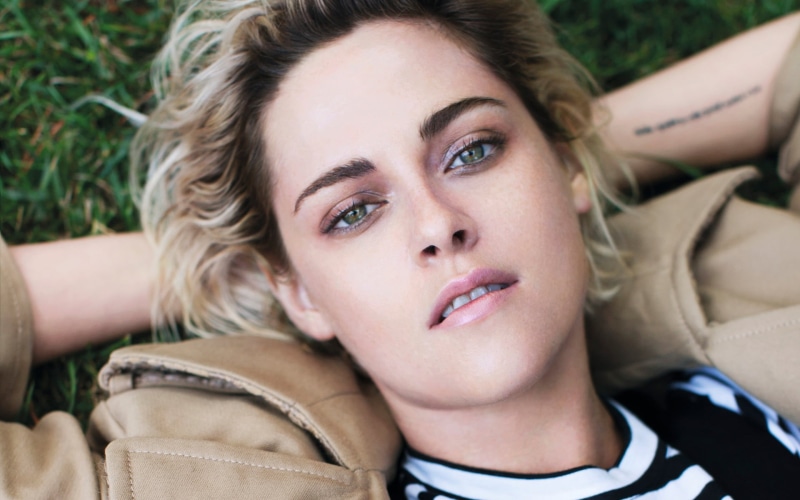 looking at camera, lying down, hairstyle, teenager, women, hair, hollywood, beauty, casual clothing, human body part, elle, actress, people, hands behind head