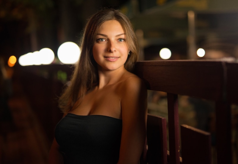 awesome, night, brown hair, outdoor, face, smile, inspiration, city, mood, sigma, bokeh, glare, chic, young, model, bust, mind-blowing, pretty, beauty