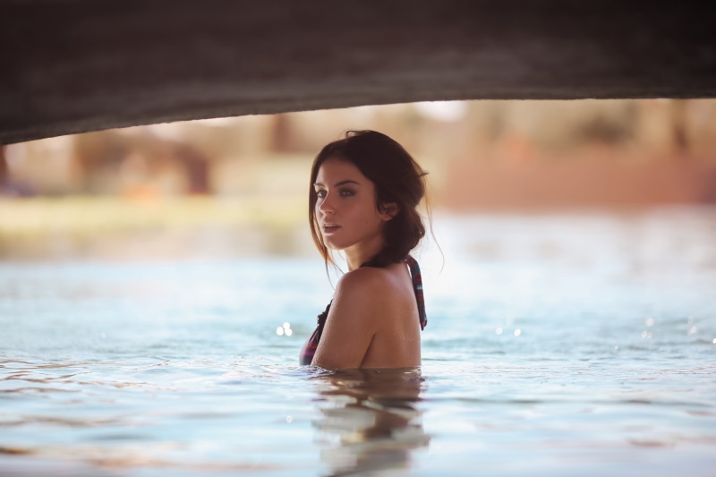 David Olkarny, in the water, woman, s, 5K, top, blue, Under the bridge