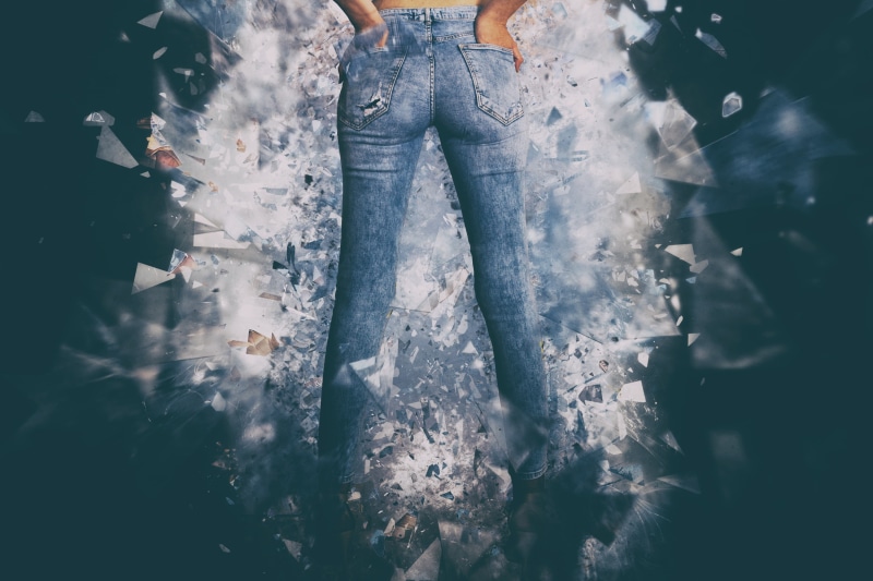 outdoors, jean shorts, back, leisure activity, human body part, real people, low section, adult, spread legs, legs, midsection, 2K, warm clothing, lifestyles