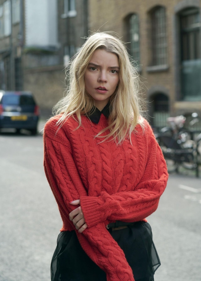 outdoors, Anya Taylor-Joy, 720P, blonde, women, street, actress, depth of field
