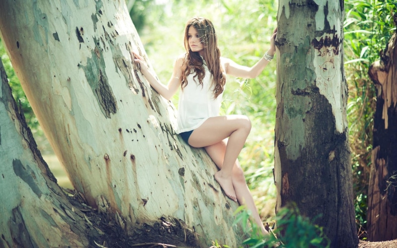 beautiful woman, hair, young women, hairstyle, women, lifestyles, legs, beauty, 1080P, fashion, leisure activity, young adult, long hair, outdoors, one person