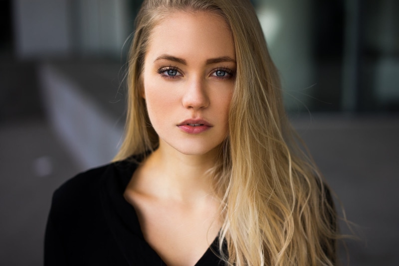 real people, beautiful woman, young women, adult, 1080P, blonde, long hair, hair, focus on foreground, blond hair, front view, headshot, one person, hairstyle