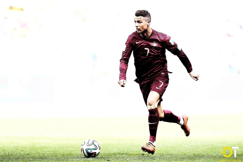 full length, shirt, real people, jersey, young adult, HDR, 1080P, nike, child, soccer ball, DoDoking, soccer player, team sport, lifestyles, soccer, s