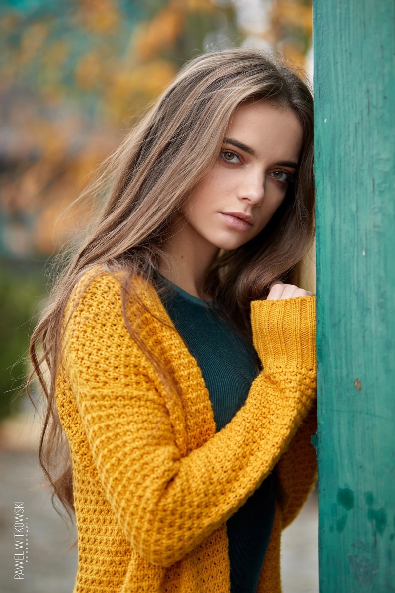 bokeh, straight hair, women, looking at viewer, face, portrait display, brunette, 1080P, depth of field, women outdoors, Paweł Paoro Witkowski