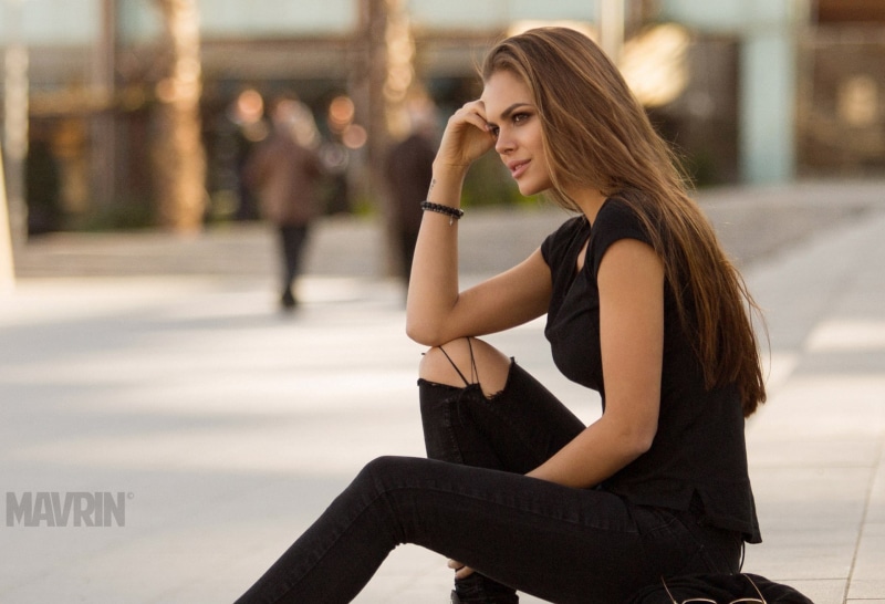 depth of field, 1080P, model, sitting, auburn hair, long hair, straight hair, looking away, Viki Odintcova, torn jeans, brunette, women, black clothing