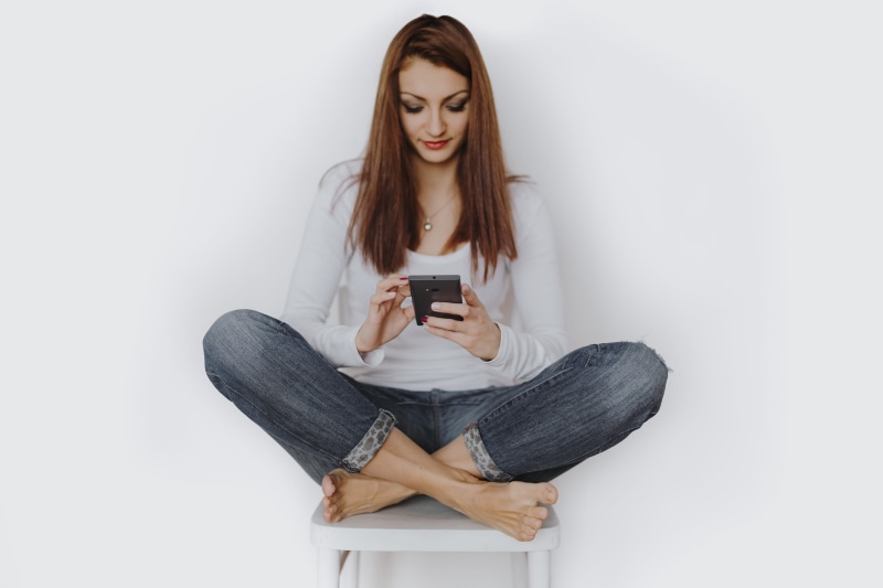 female, one person, cellphone, communication, jeans, wireless technology, hairstyle, beautiful, mobile phone, smartphone, mobile, smart phone, businesswoman