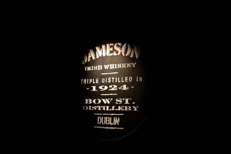 jameson, studio shot, cut out, western script, whiskey, food and drink, black background, barrel, food, 4K, irish, no people, dark, single object, communication