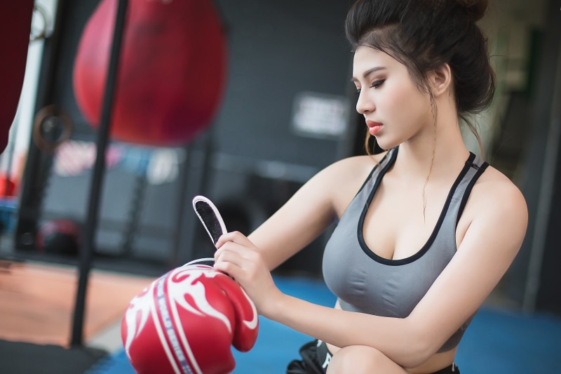 clothing, leisure activity, body conscious, technology, beautiful woman, young women, exercising, smart phone, wireless technology, communication, real people