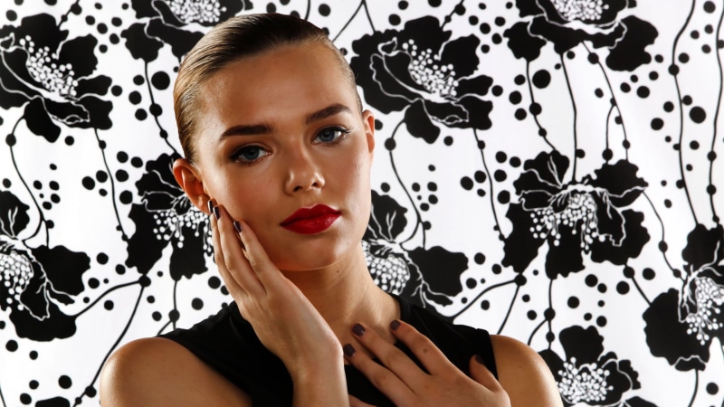 Girl, Actress, Indiana Evans, Lipstick, Flower, 1080P, Actresses, Celebrity, Woman