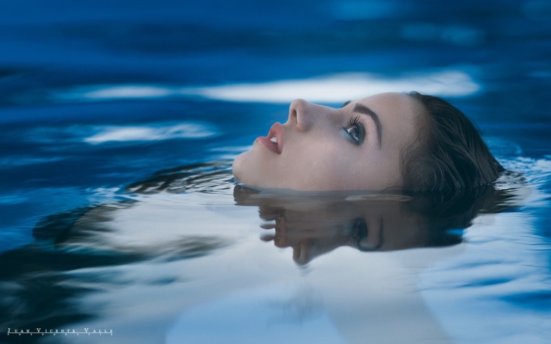 young women, 720P, leisure activity, relaxation, dark eyes, swimming pool, contemplation, beautiful woman, nature, adult, swimming, open mouth, brunette